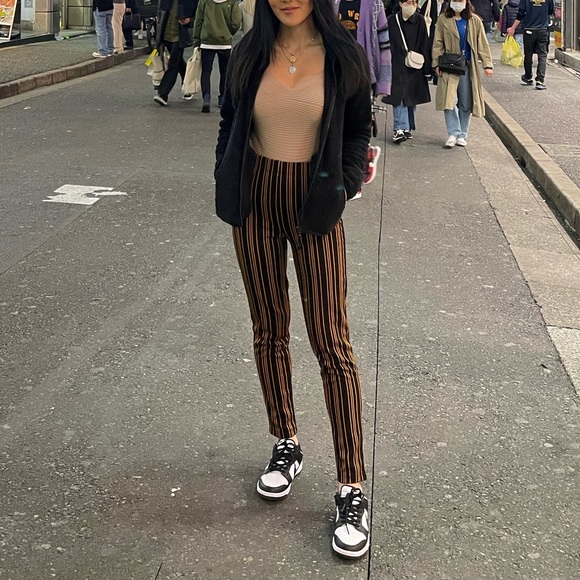 Uniqlo Black Zip Up Jacket - Picture 6 of 6